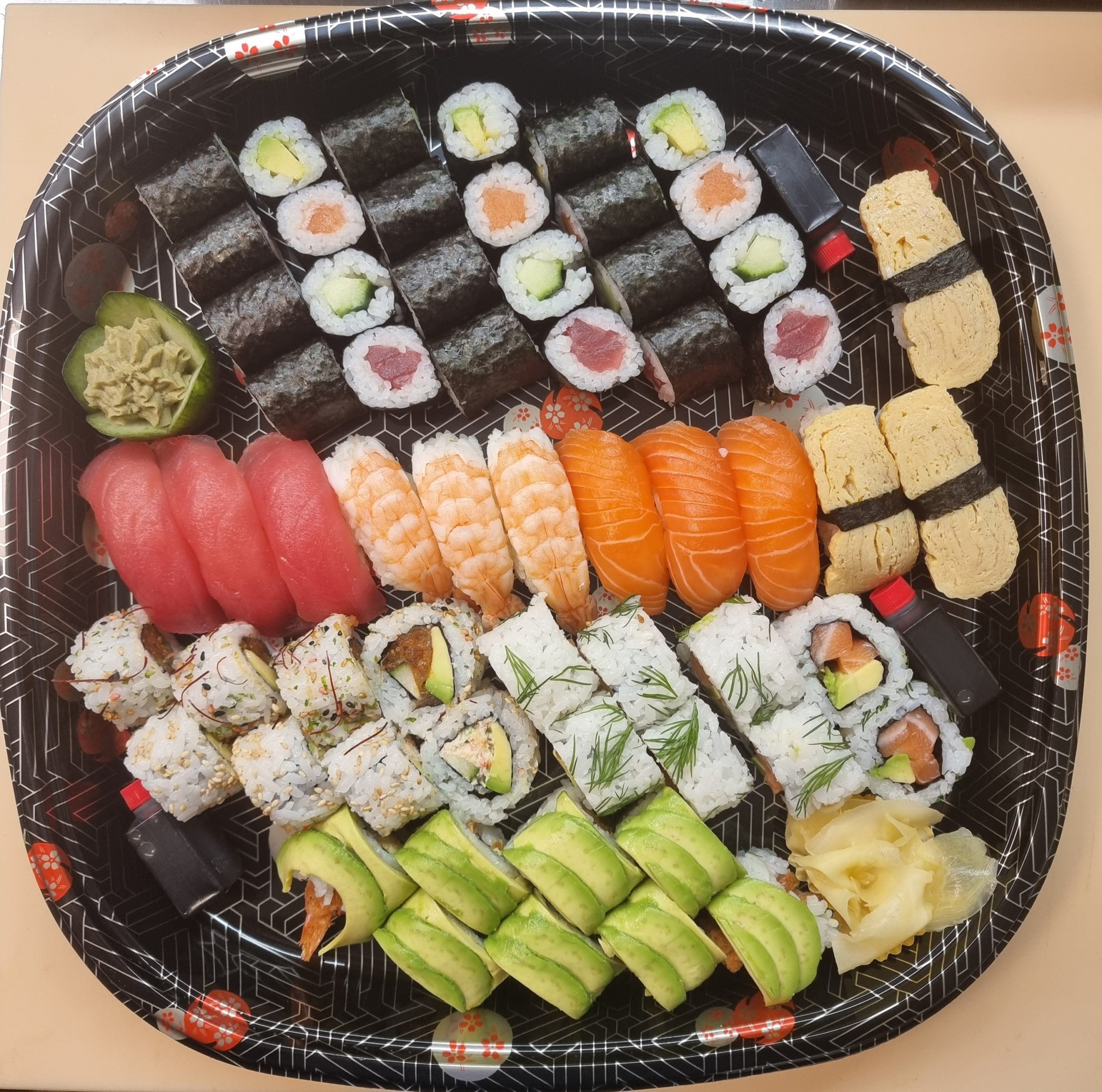 Plateaux de sushi, boxes sushi mix, toasushi